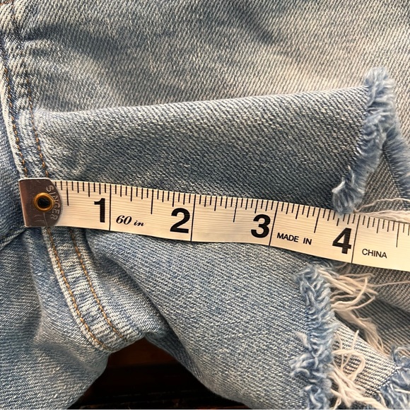 Madewell high rise denim shorts in Watt wash: Summerweight edition - Picture 10 of 12